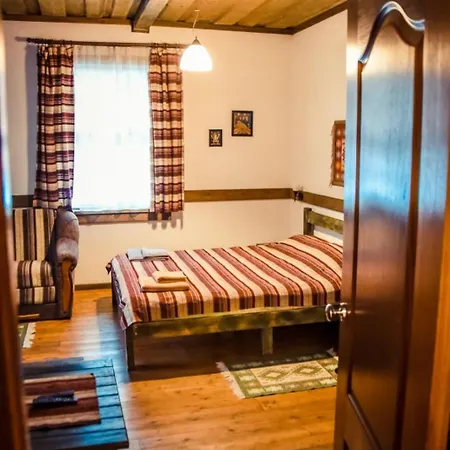 Maghura Gostinnii Dvir Tatariv