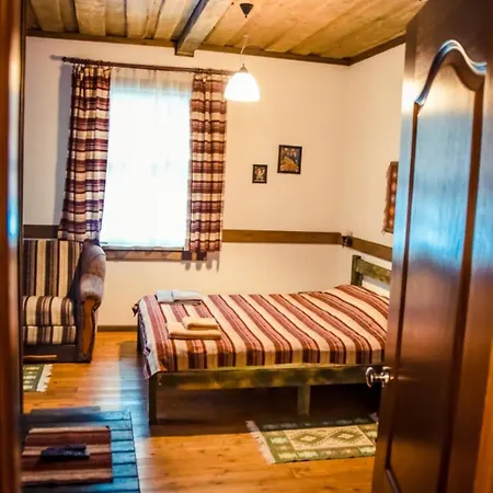 Guest house Maghura Gostinnii Dvir Tatariv