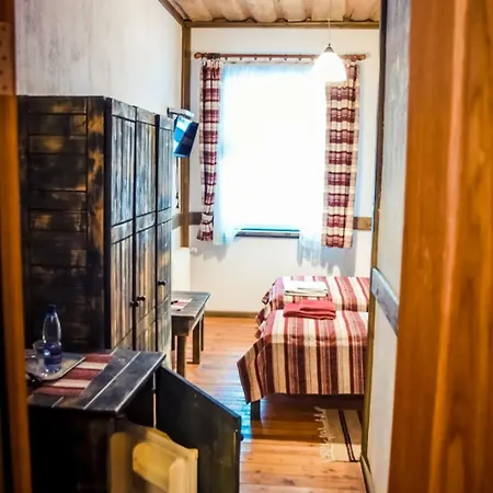 Maghura Gostinnii Dvir Tatariv