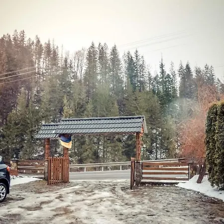 Maghura Gostinnii Dvir Konukevi Tatariv